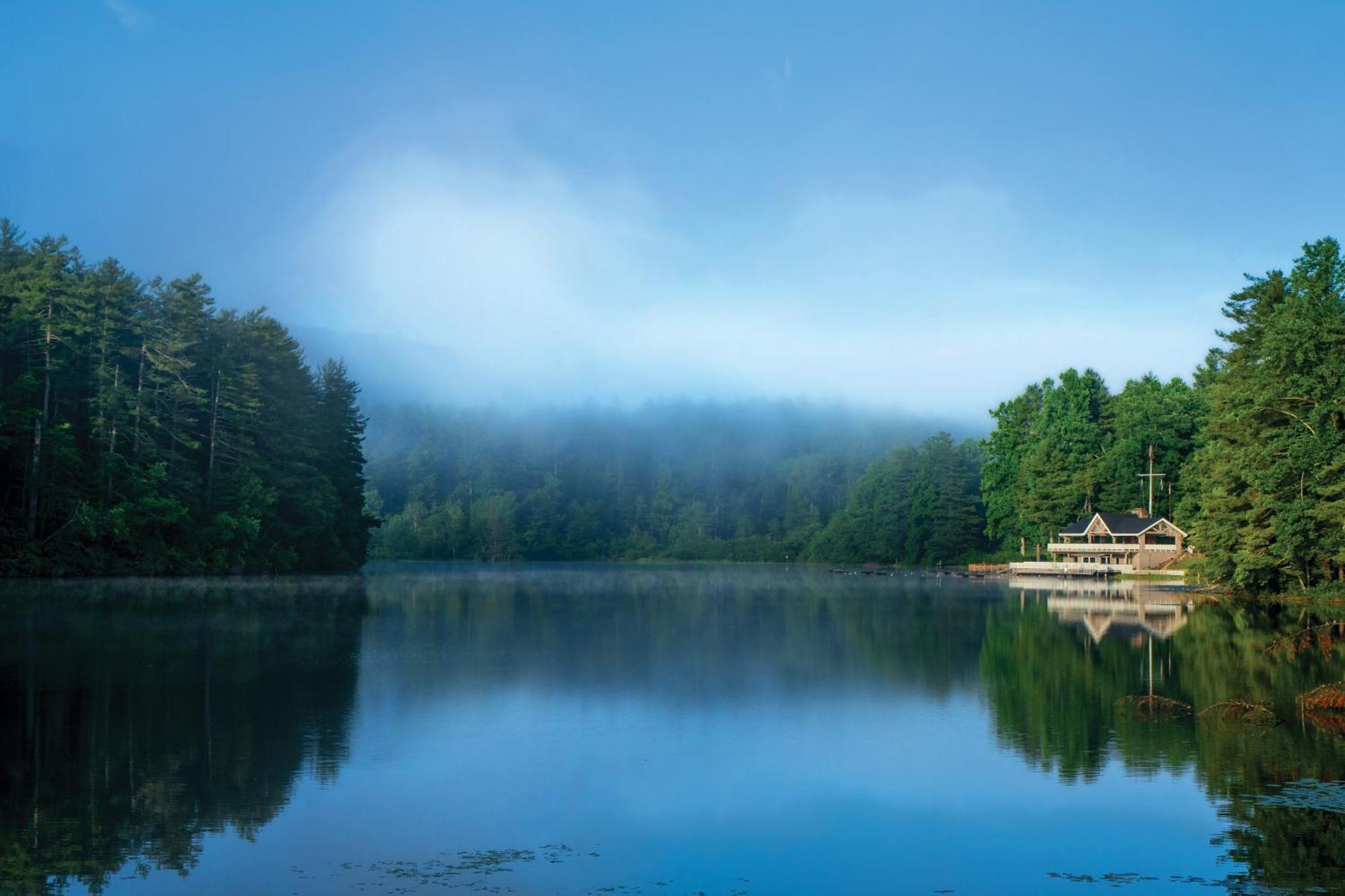 Kanuga Inn & Lodging هيندرسونفيل المظهر الخارجي الصورة