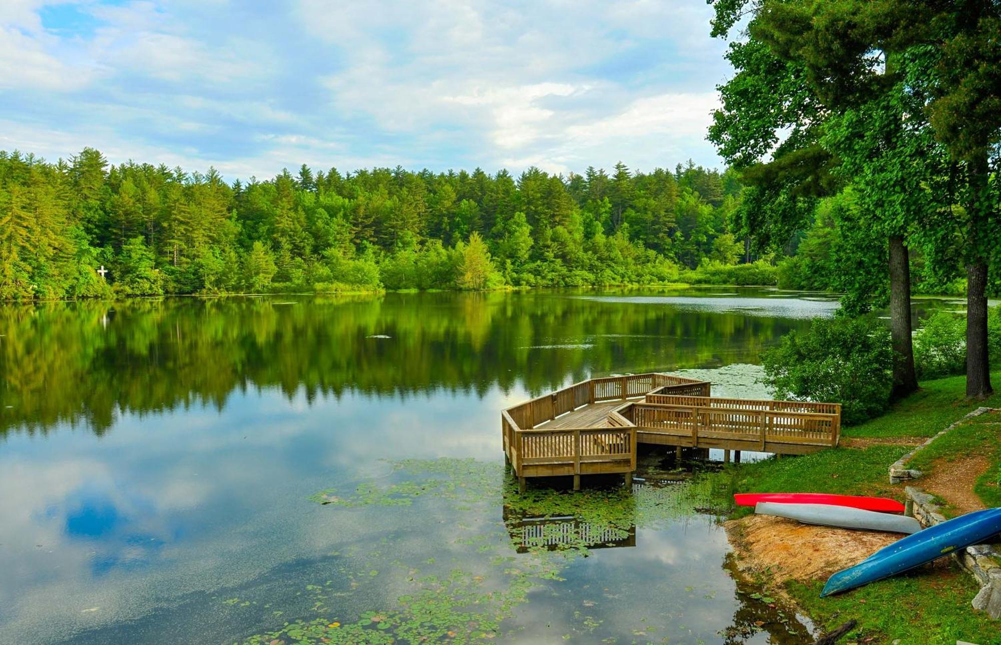 Kanuga Inn & Lodging هيندرسونفيل المظهر الخارجي الصورة