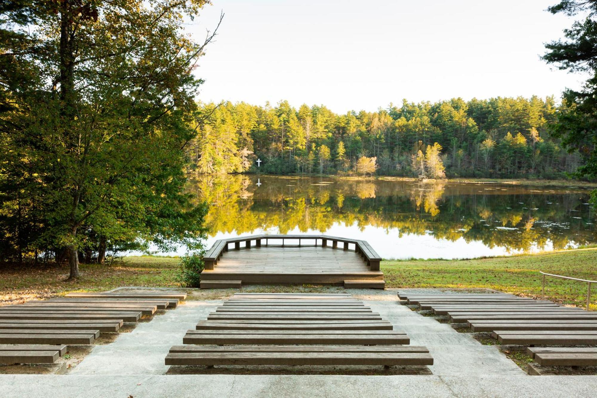 Kanuga Inn & Lodging هيندرسونفيل المظهر الخارجي الصورة